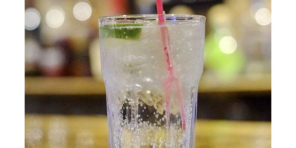 喝蘇打水能降尿酸？真相來了！